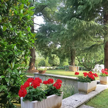 Residenza Dei Pini Desenzano del Garda